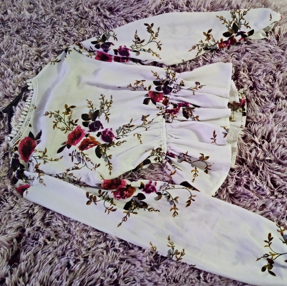 blouse with long sleeve flowers - Picture 4 of 5
